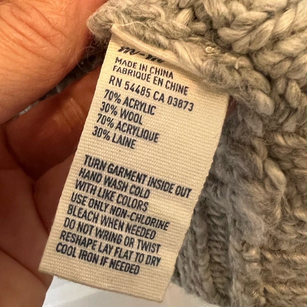 American Eagle Outfitters Gray Poncho Sweater Cableknit Cable Knit Button Size M - Picture 11 of 12